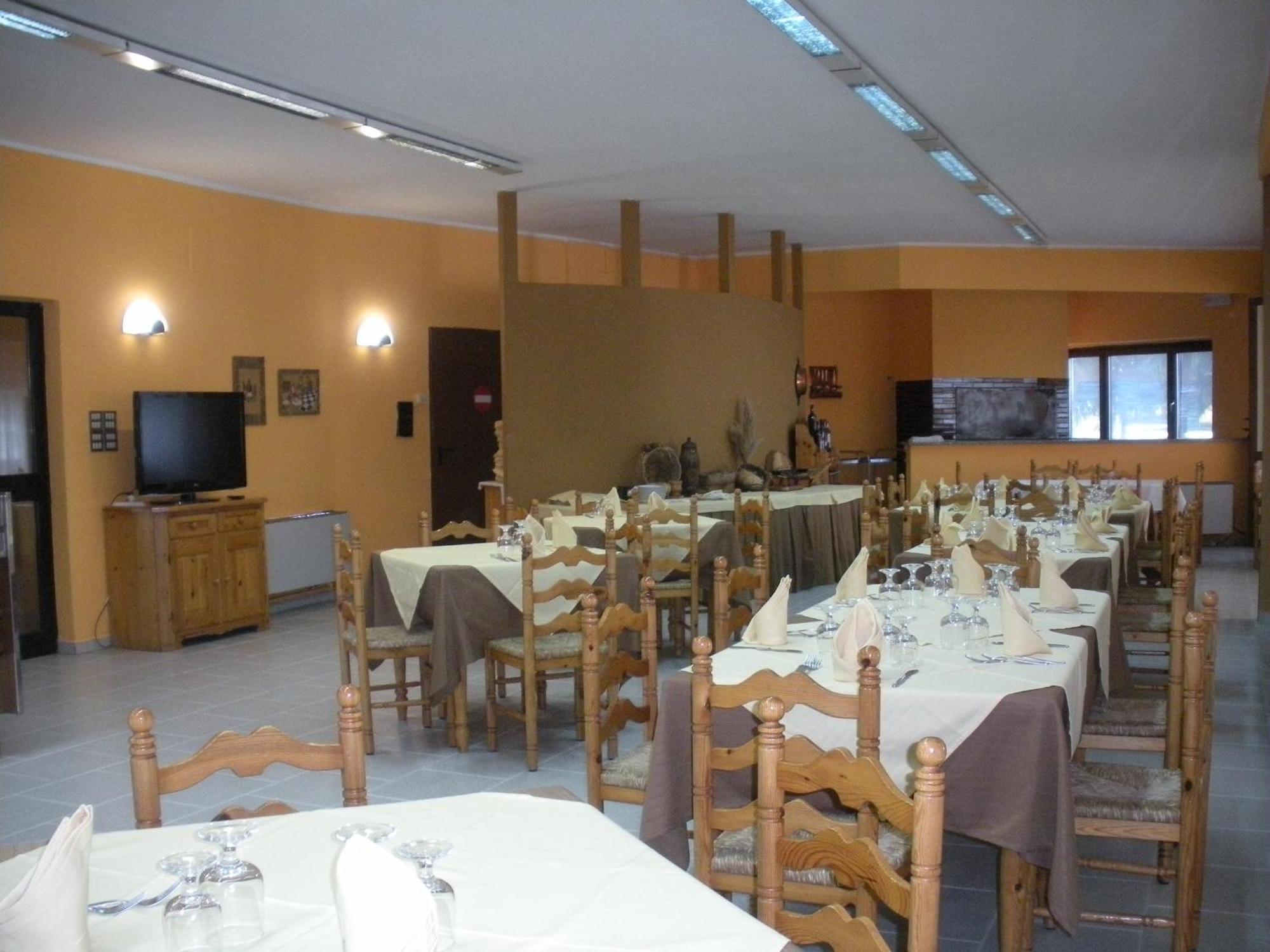 Hotel La Fattoria Камільятелло-Сілано Екстер'єр фото