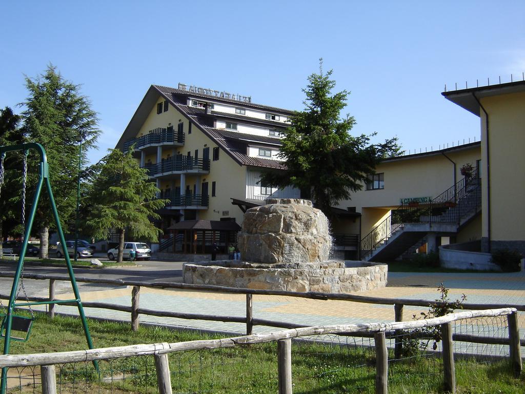 Hotel La Fattoria Камільятелло-Сілано Екстер'єр фото