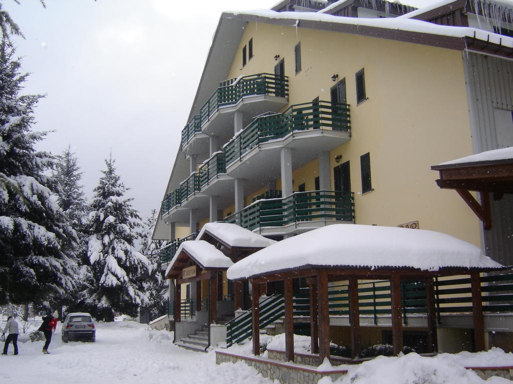 Hotel La Fattoria Камільятелло-Сілано Екстер'єр фото
